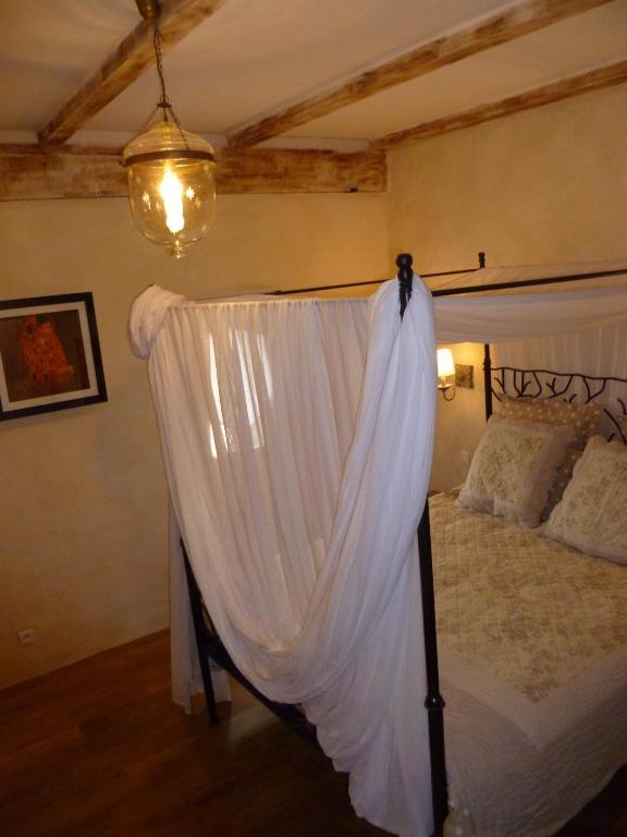 Mas Du Puits D'Amour Orange (Vaucluse) Quarto foto
